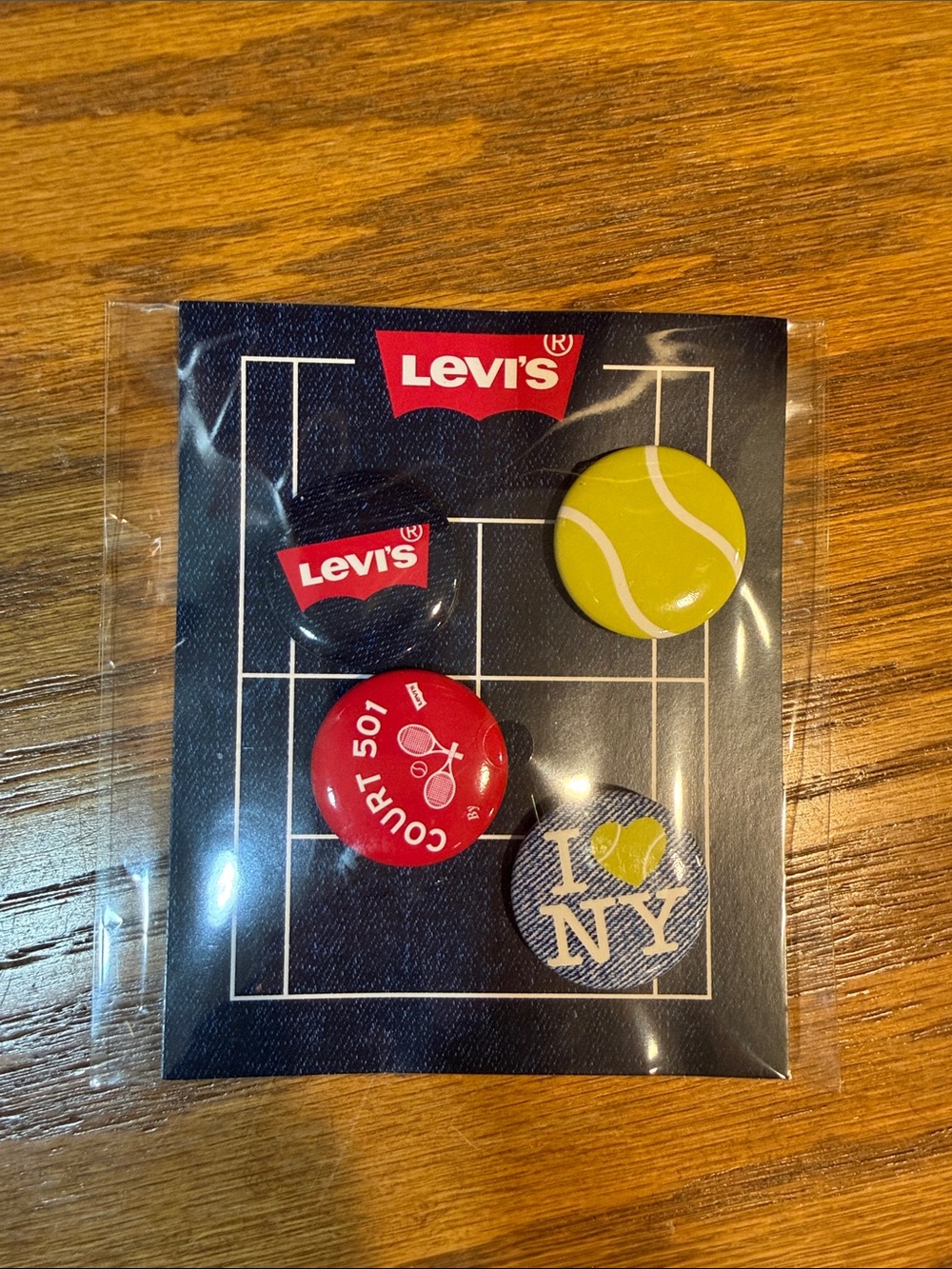 Levi's exclusive Tennis Enamel Pin Set